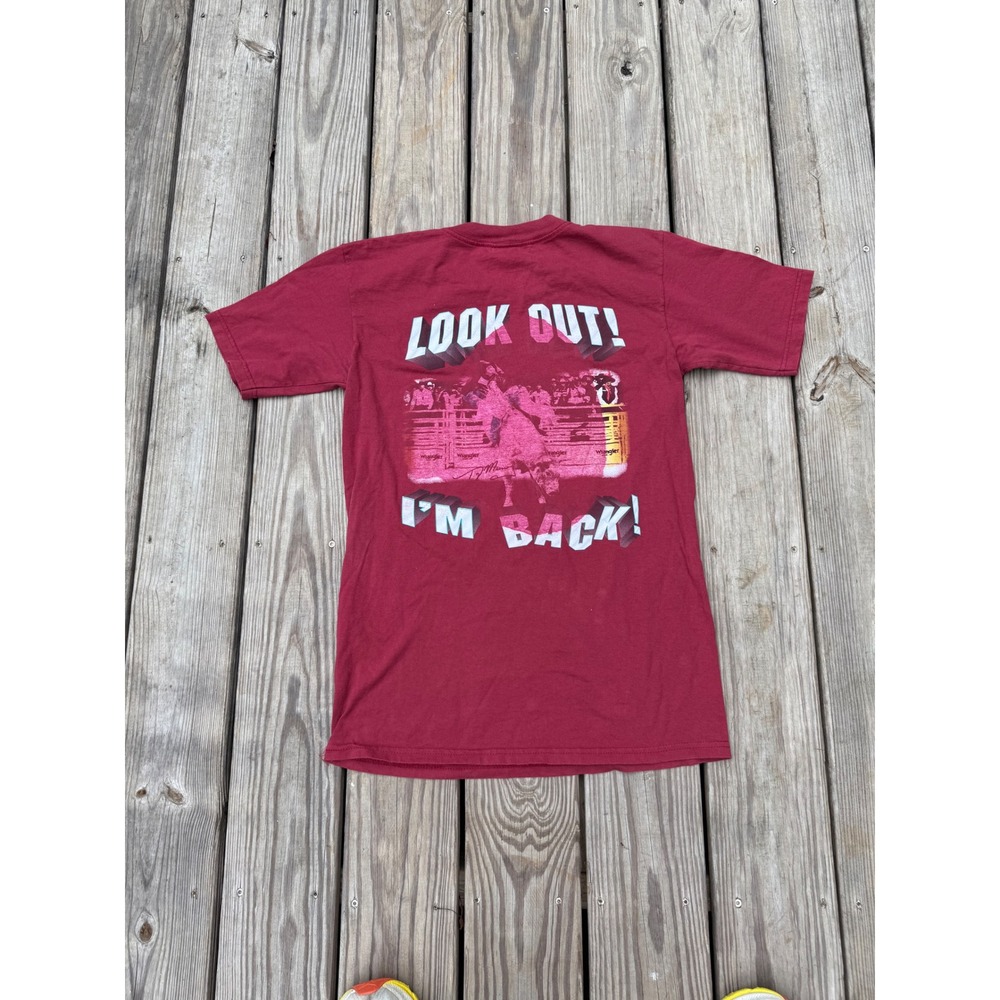 Wrangler Look Out I'm Back Rodeo‎ Graphic Red T-Shirt Adult Size M Short Sleeve